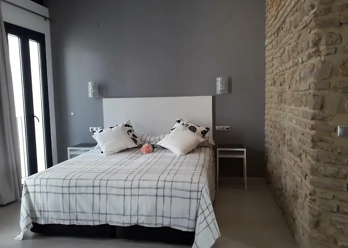 Patio De La Escalera - Agustin Moreno 46 *